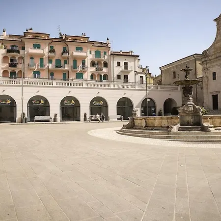Casa Caracciolo *
